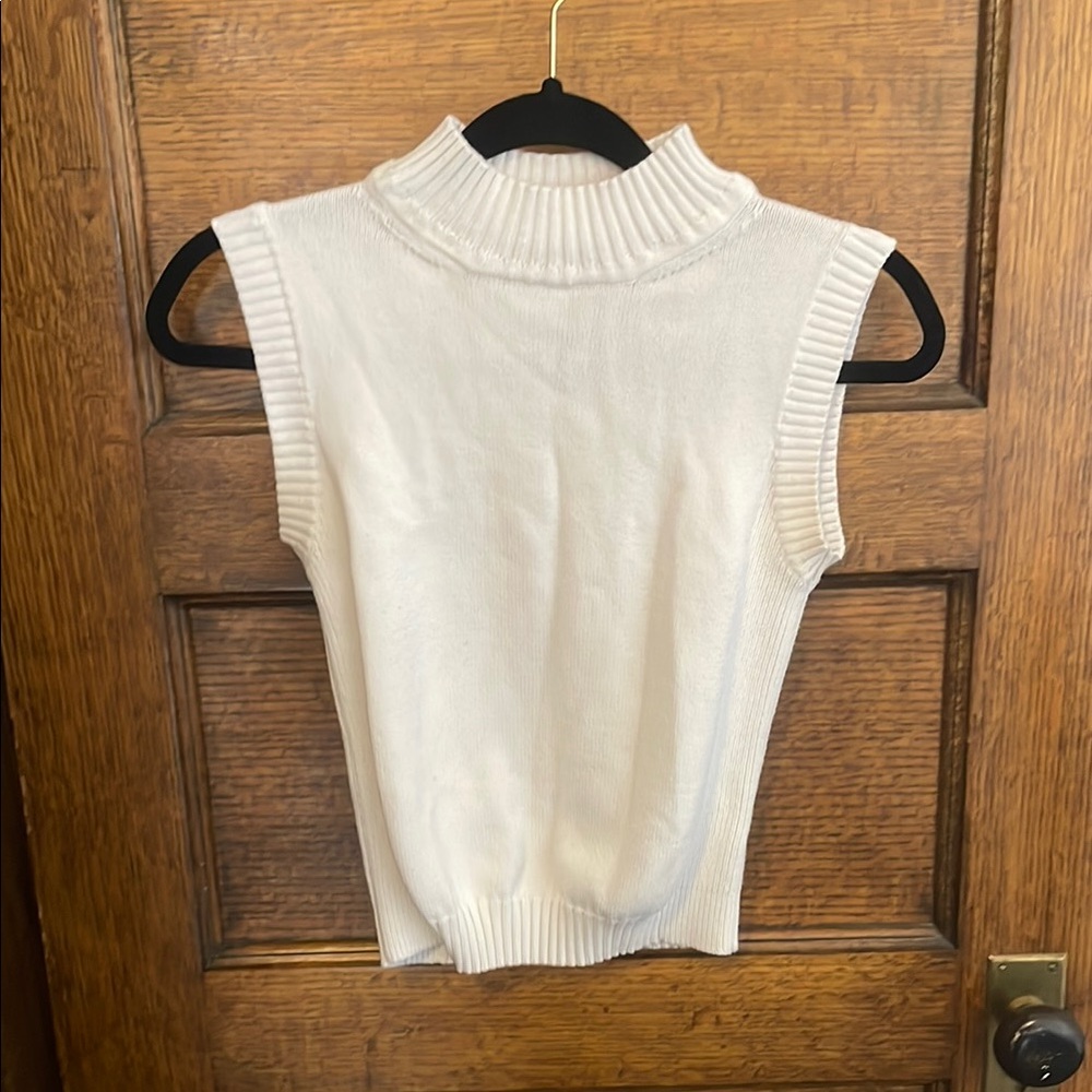 Elegant White Ribbed Knit Top